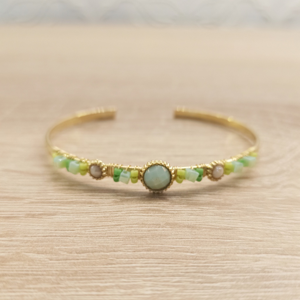 Brazalete Fino Hilo Cuentas Verdes Piedra Dorado