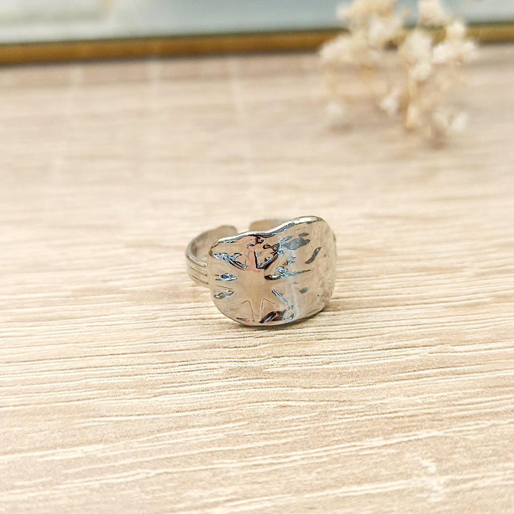 Anillo Sello Destello Relieve Plateado