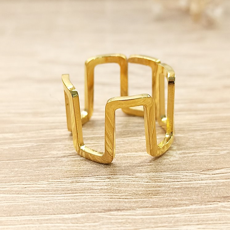 Anillo Geométrico Dorado