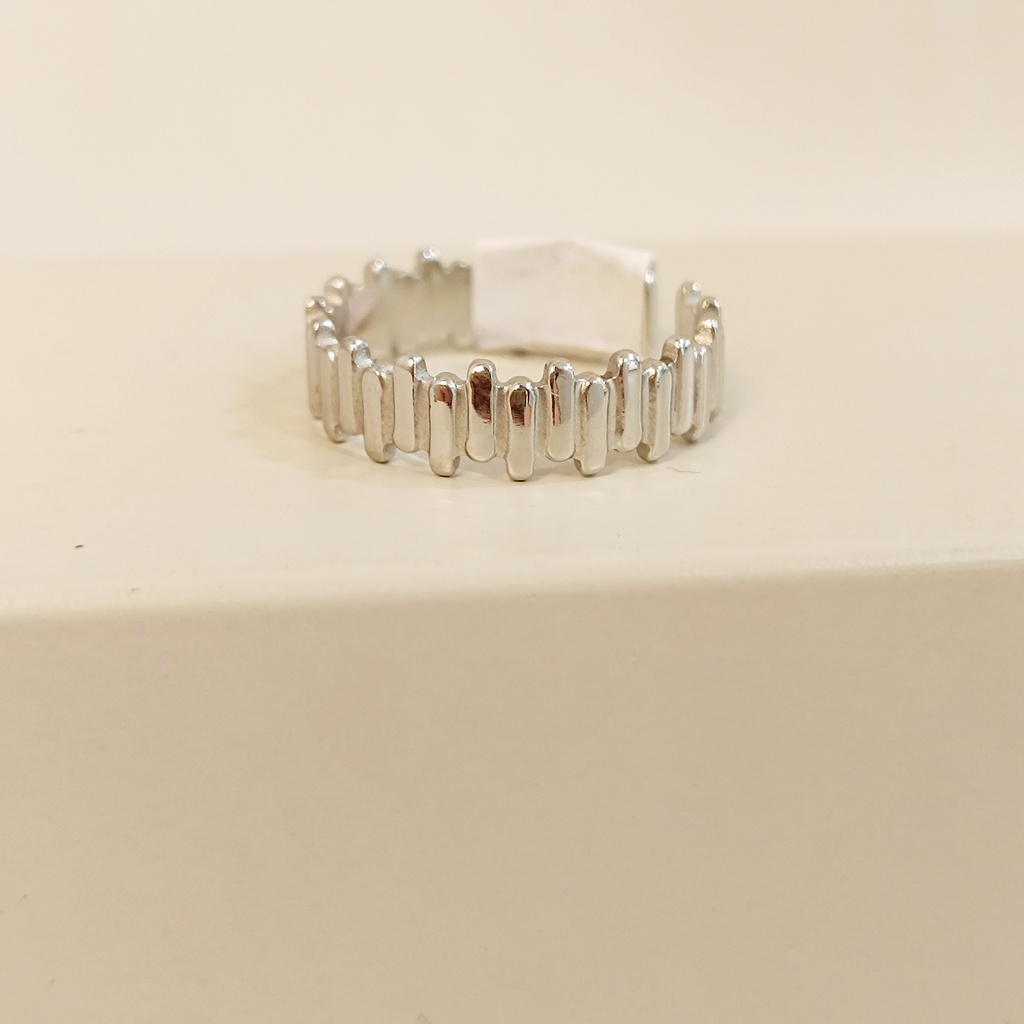 Anillo Tiras Asimétricas Plateado