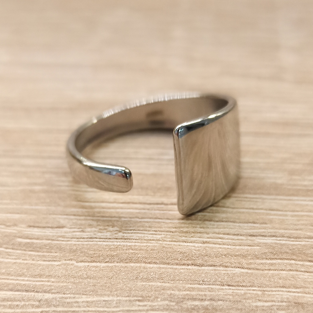 Anillo Minimal Geometrico Plateado