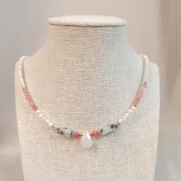Collar Cuentas Blancas y Rosas Gota Blanca