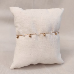 Pulsera Multicharm Bolitas Doradas Cuentas Blancas