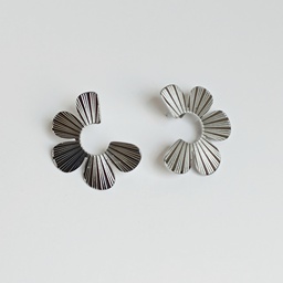 [J25186Y] Pendientes Semi Flor Plateado