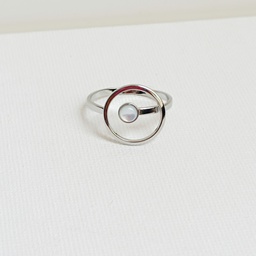 [J25200Y] Anillo Círculo Con Perla Plateado
